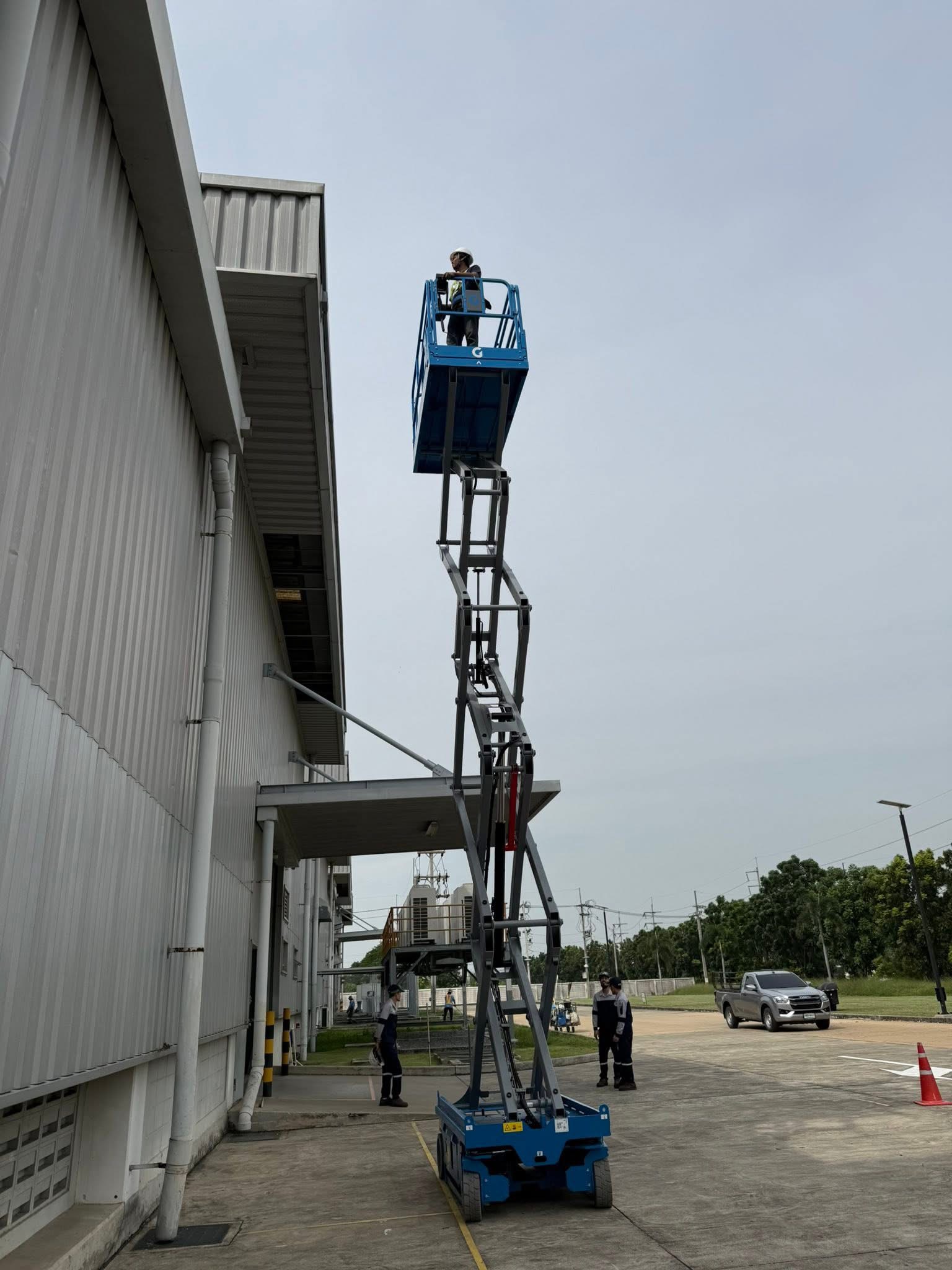 ตั้งนั่งร้านให้ ตั้งนั่งร้านให้
