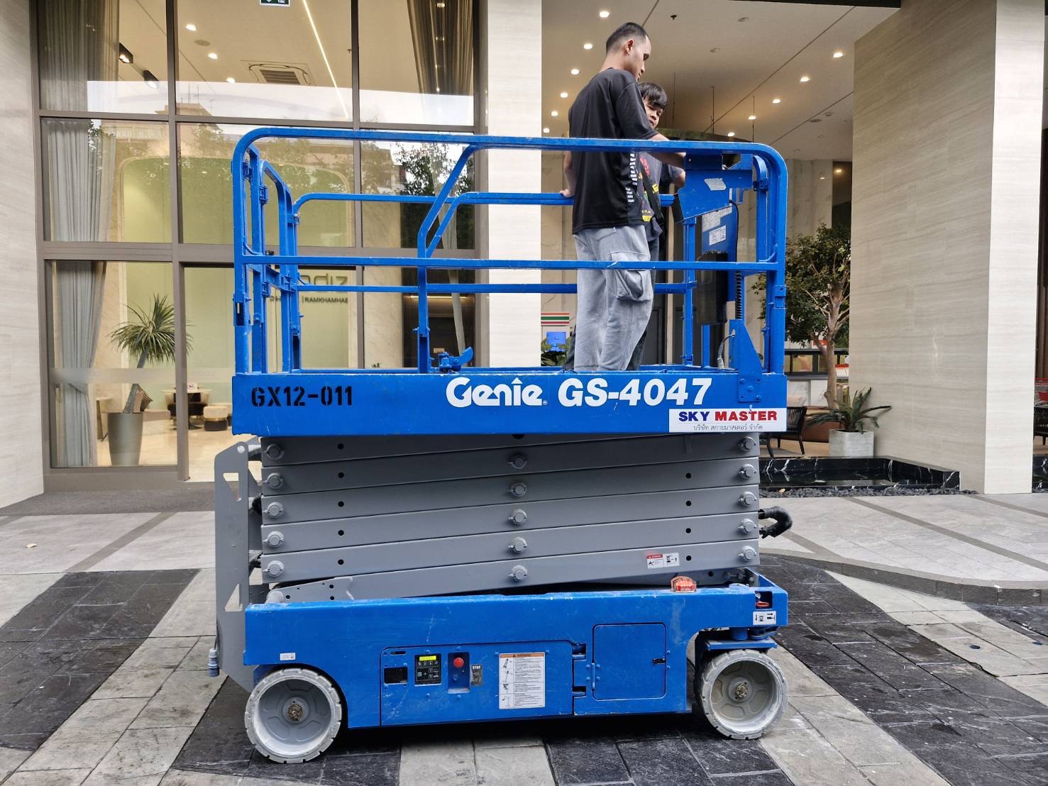 เช่า Scissors Lift