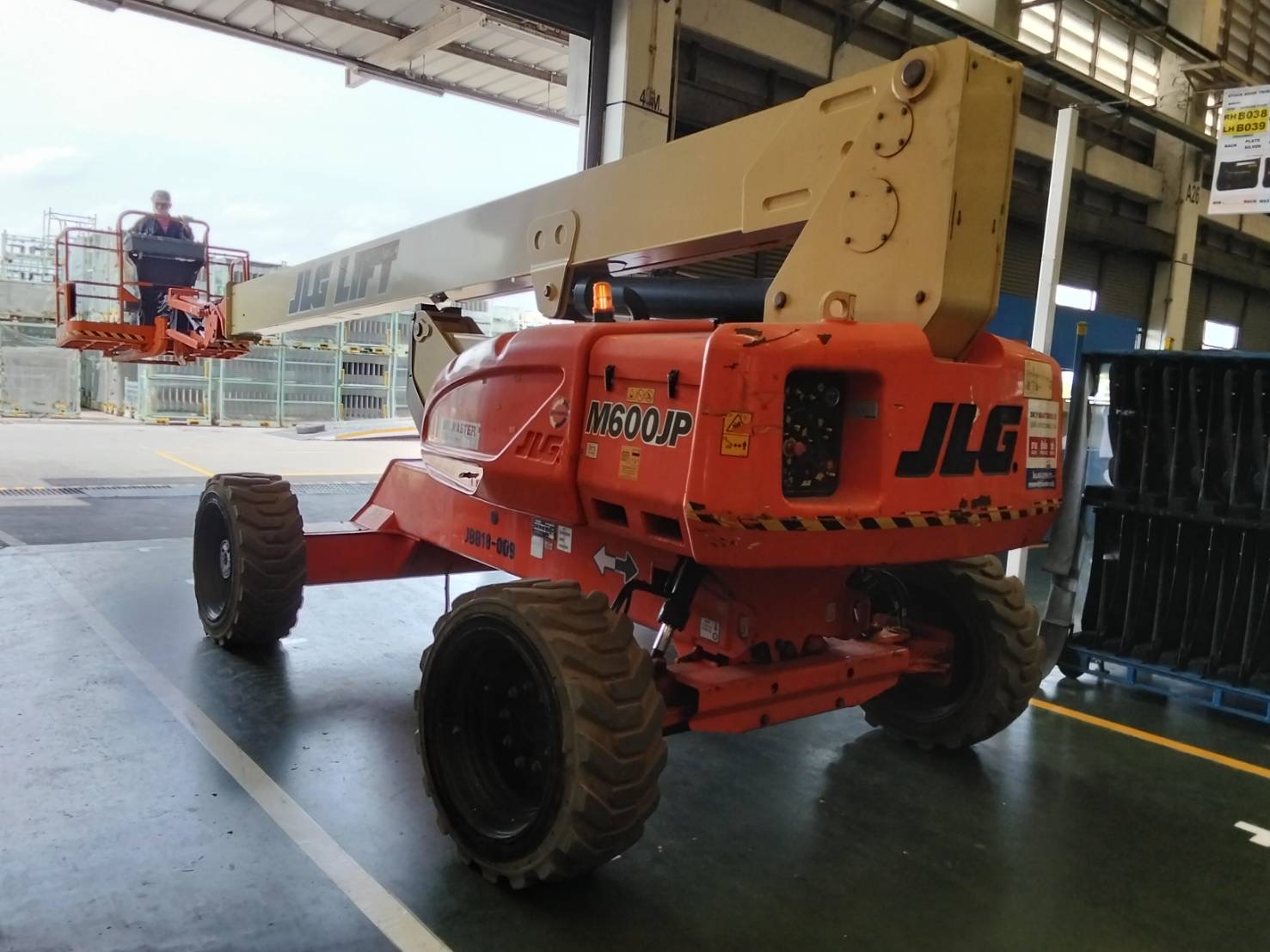 รถกระเช้าไฟฟ้าขนาดเล็ก