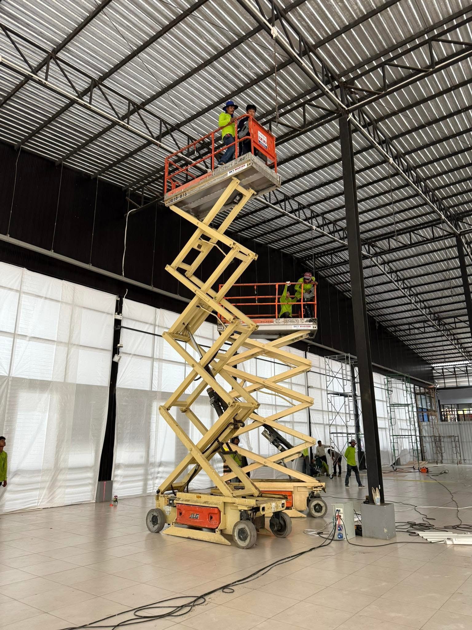 รถ X-lift มือสอง รถ X-lift มือสอง