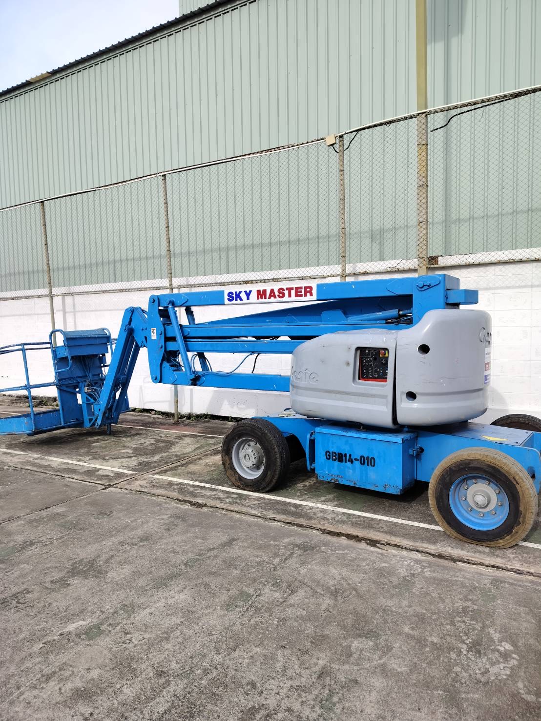 รถกระเช้า 4 ล้อ ราคา