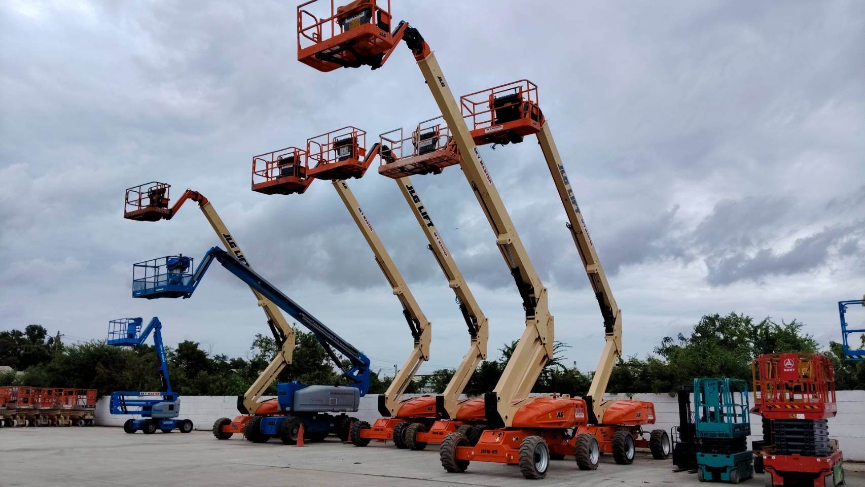 ซื้อรถกระเช้า มือสอง? ซื้อรถกระเช้า มือสอง?