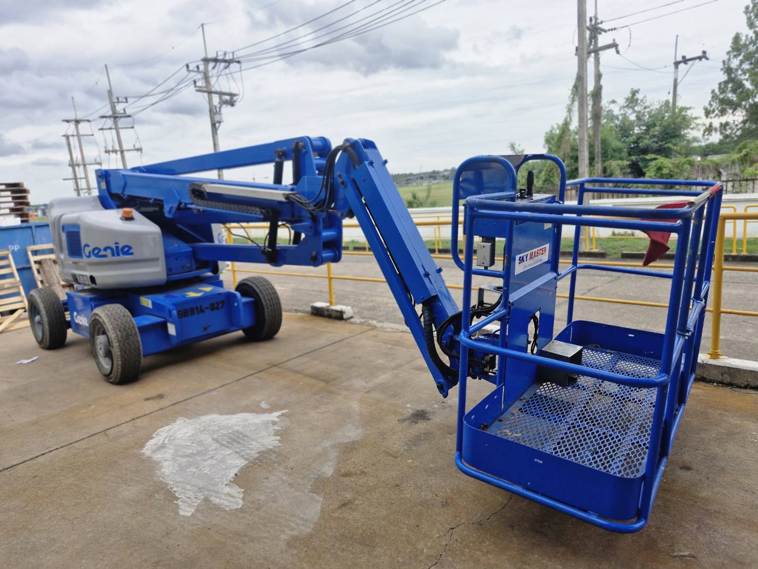 รีวิวรถกระเช้าไฟฟ้ามือสอง รีวิวรถกระเช้าไฟฟ้ามือสอง