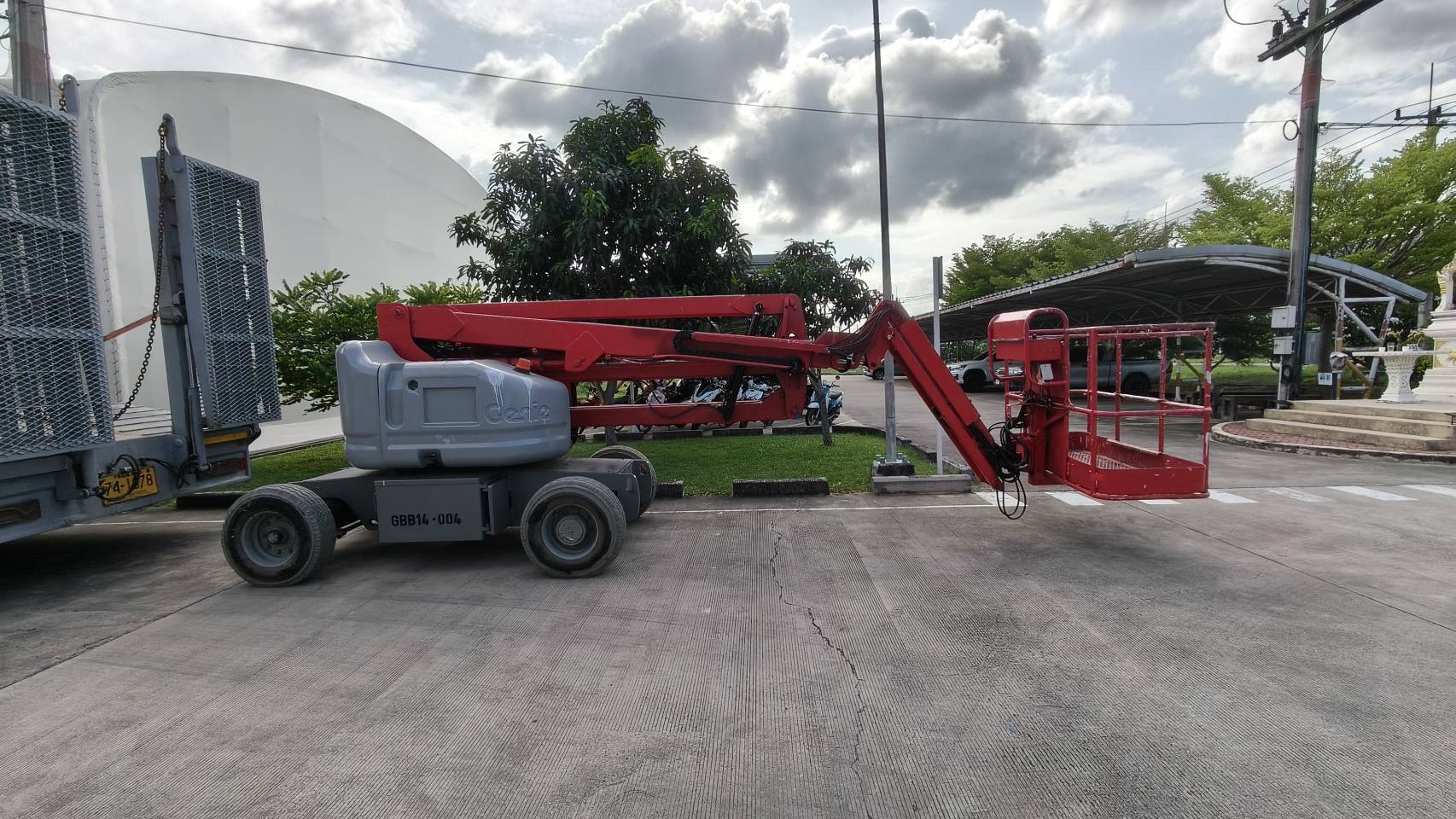 ขายรถ Boom lift มือสอง ขายรถ Boom lift มือสอง