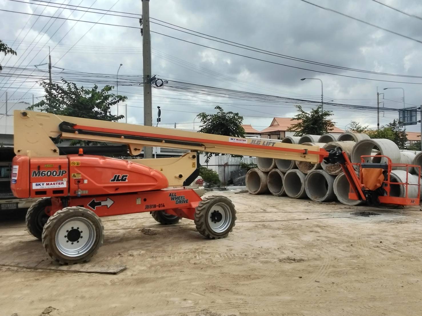 ราคา รถกระเช้าไฟฟ้า 4 ล้อมือสอง