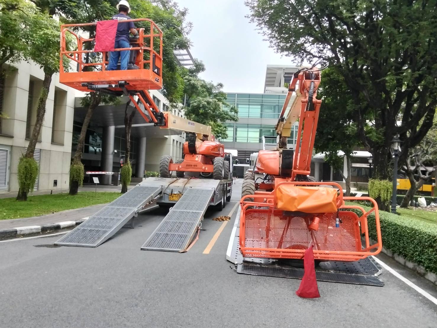 ราคา รถกระเช้าไฟฟ้า 4 ล้อมือสอง