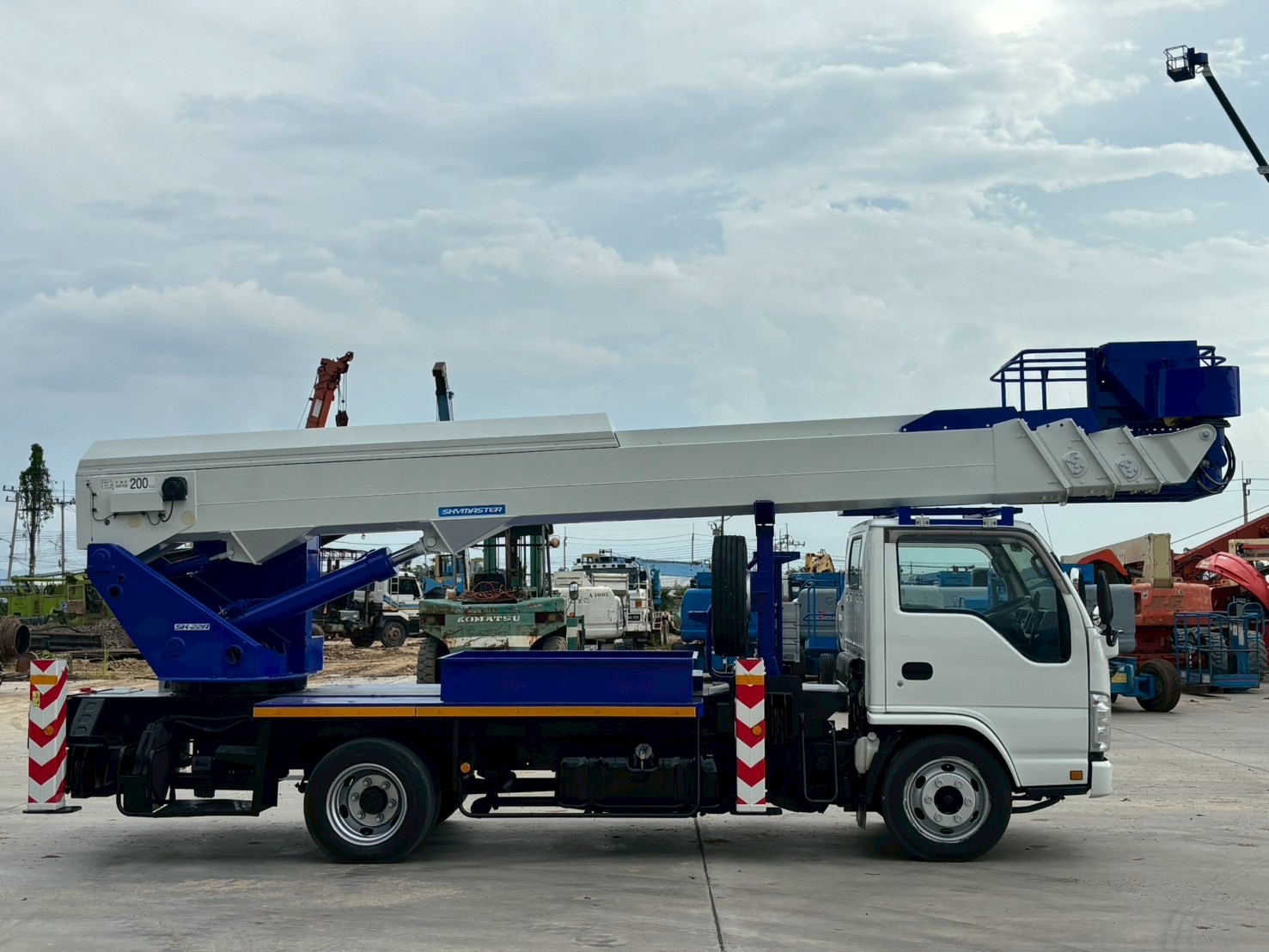 ราคารถกระเช้าไฟฟ้า 6 ล้อ