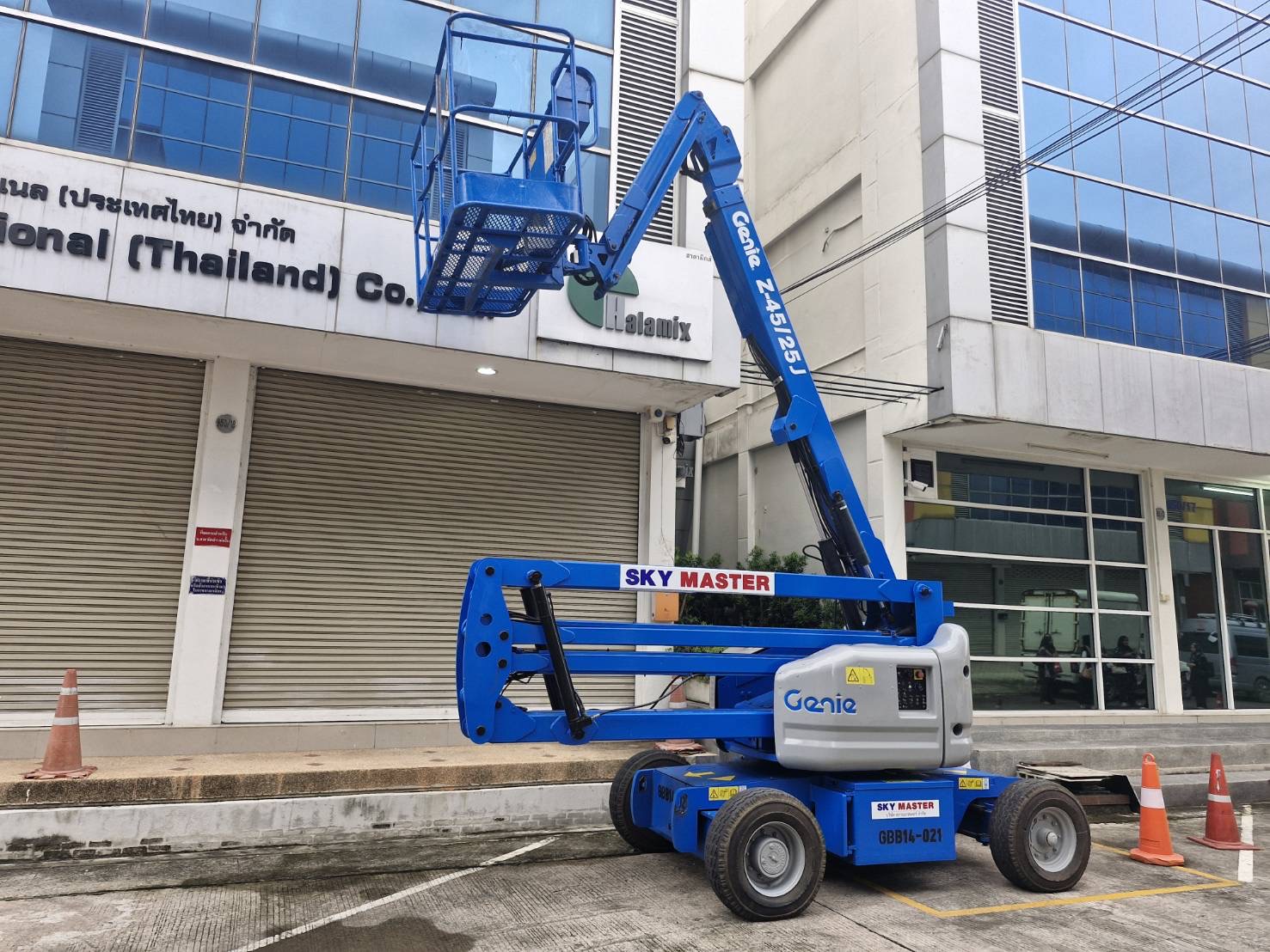 บริการรถกระเช้าสำหรับงานอุตสาหกรรม