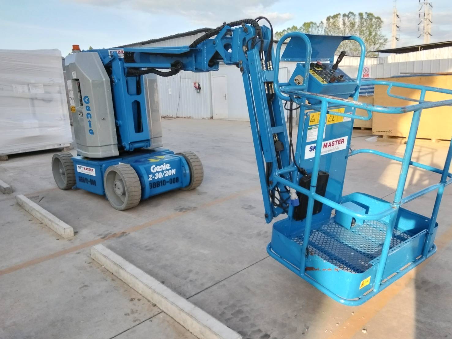 ราคา รถกระเช้าไฟฟ้า 4