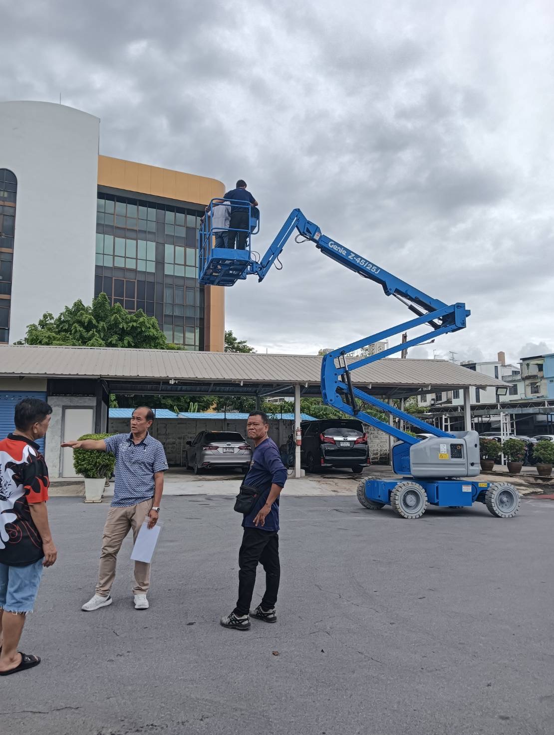 กระเช้าซ่อมไฟ