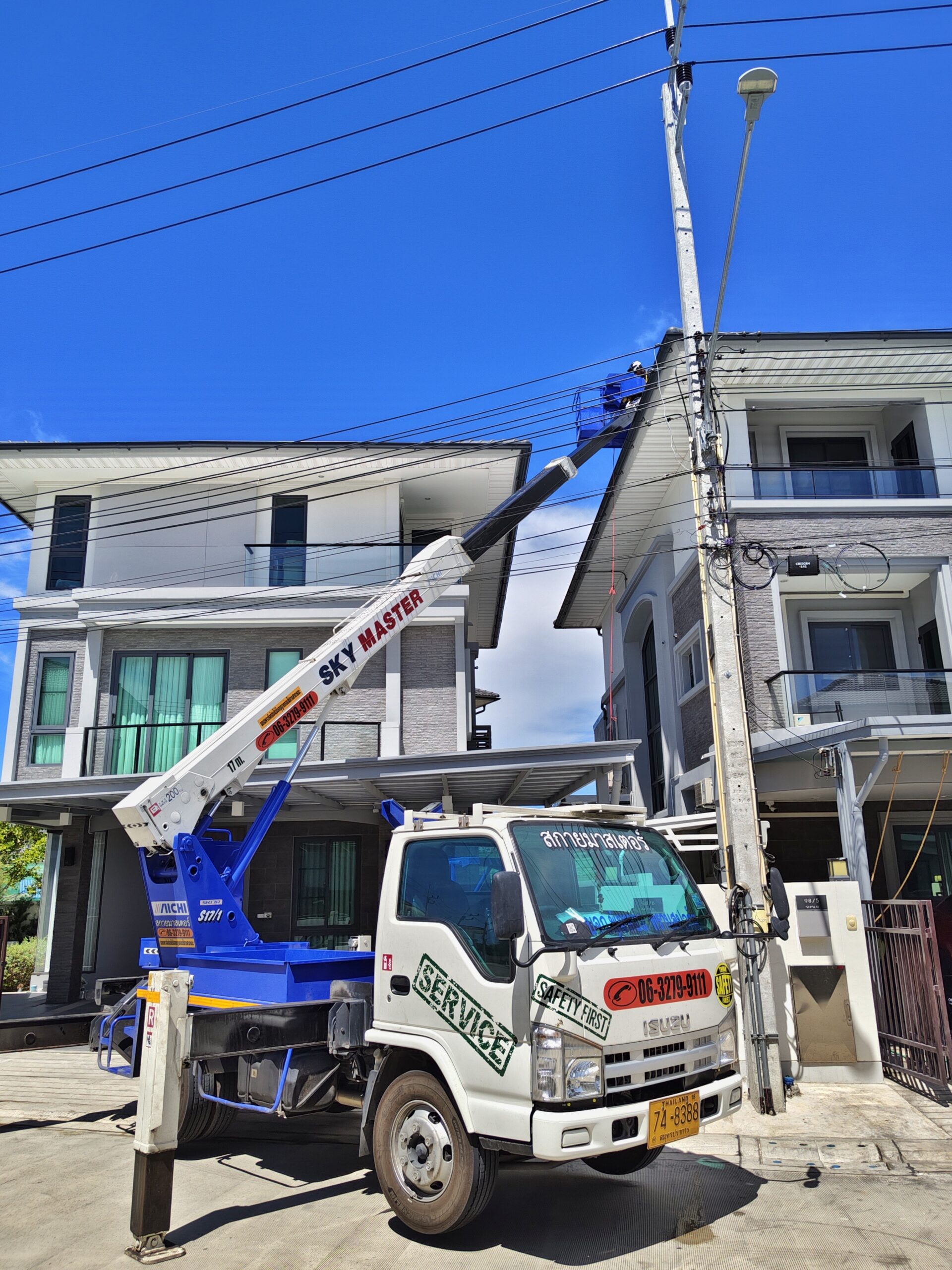 บริการให้เช่ารถกระเช้าไฟฟ้า