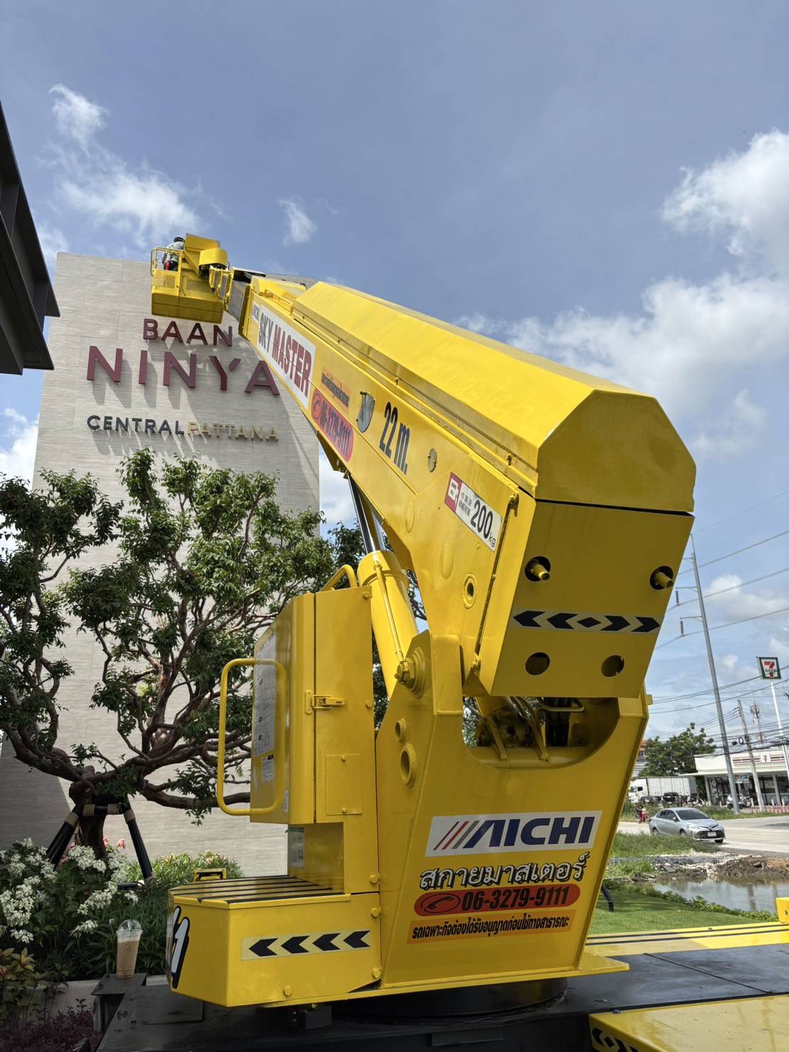 เช่ารถกระเช้าสำหรับติดป้าย