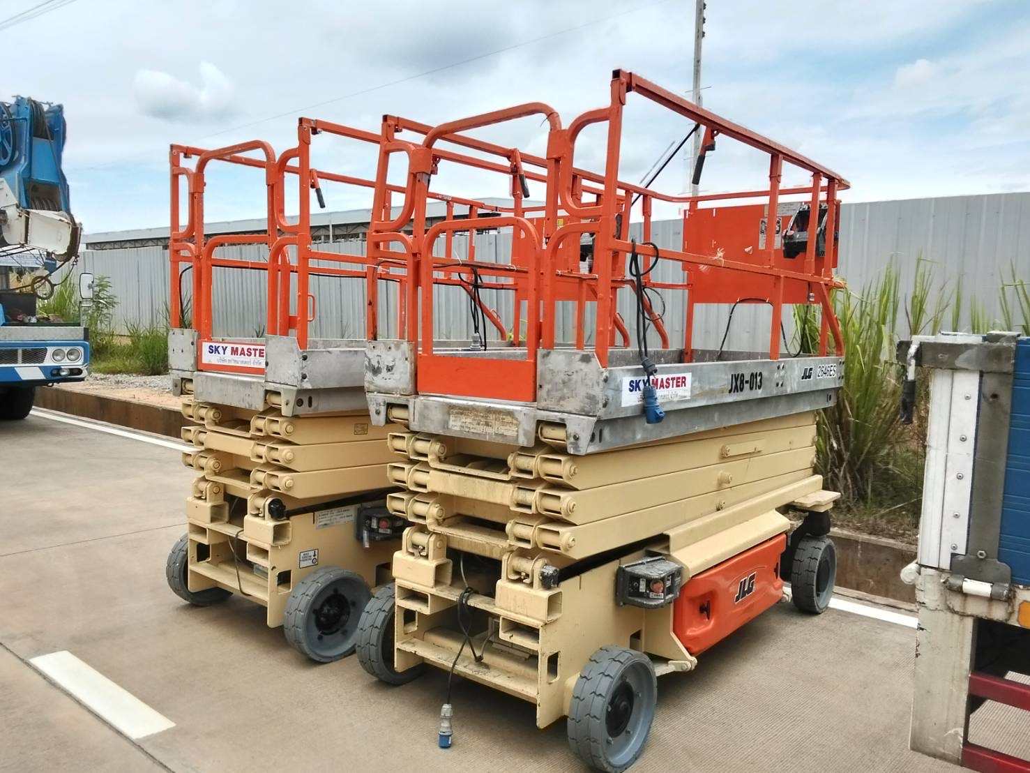 เช่ารถขากรรไกรขนาดเล็ก