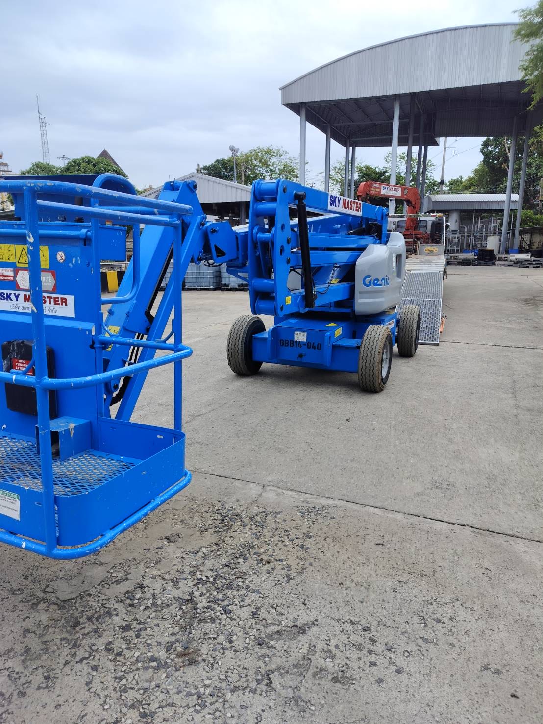 รถกระเช้าบูมลิฟท์